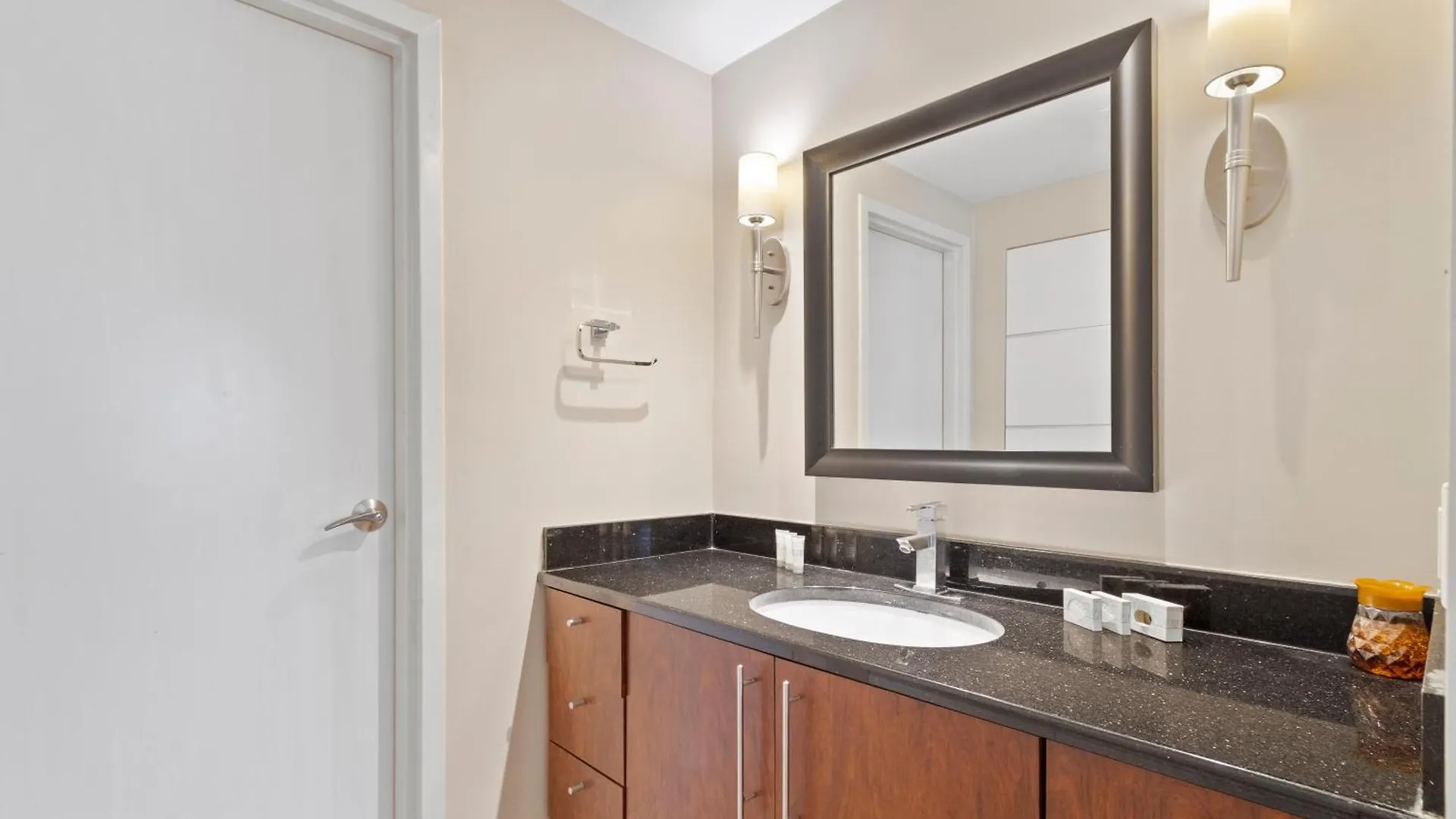 פאלם ביץ' Divi Village Condo 6 J.E. Irausquin Blvd 93 ארובה